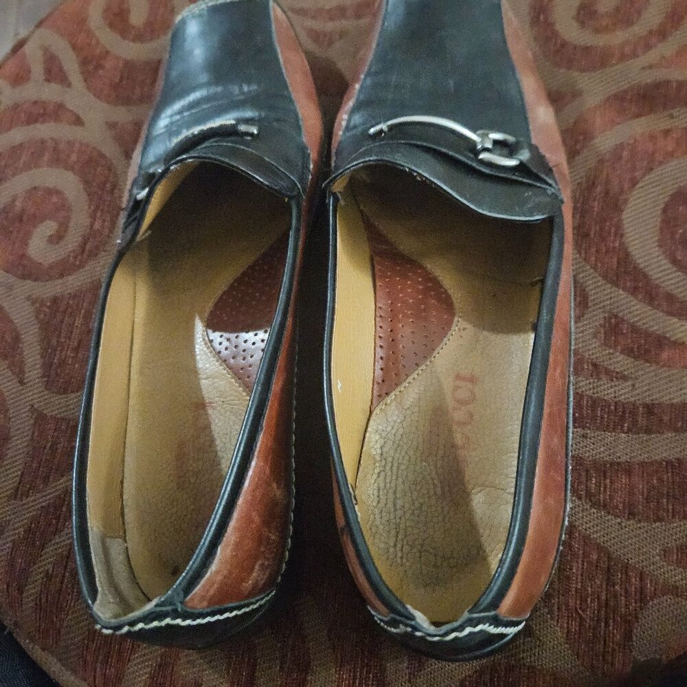 Meucci Catrice Black and Tan Leather Loafers